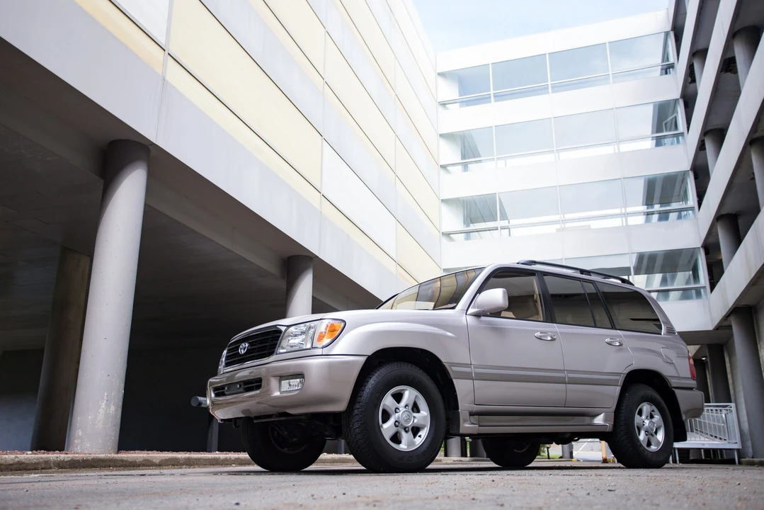 2000 Toyota J100 Land Cruiser - Image 10 of 31