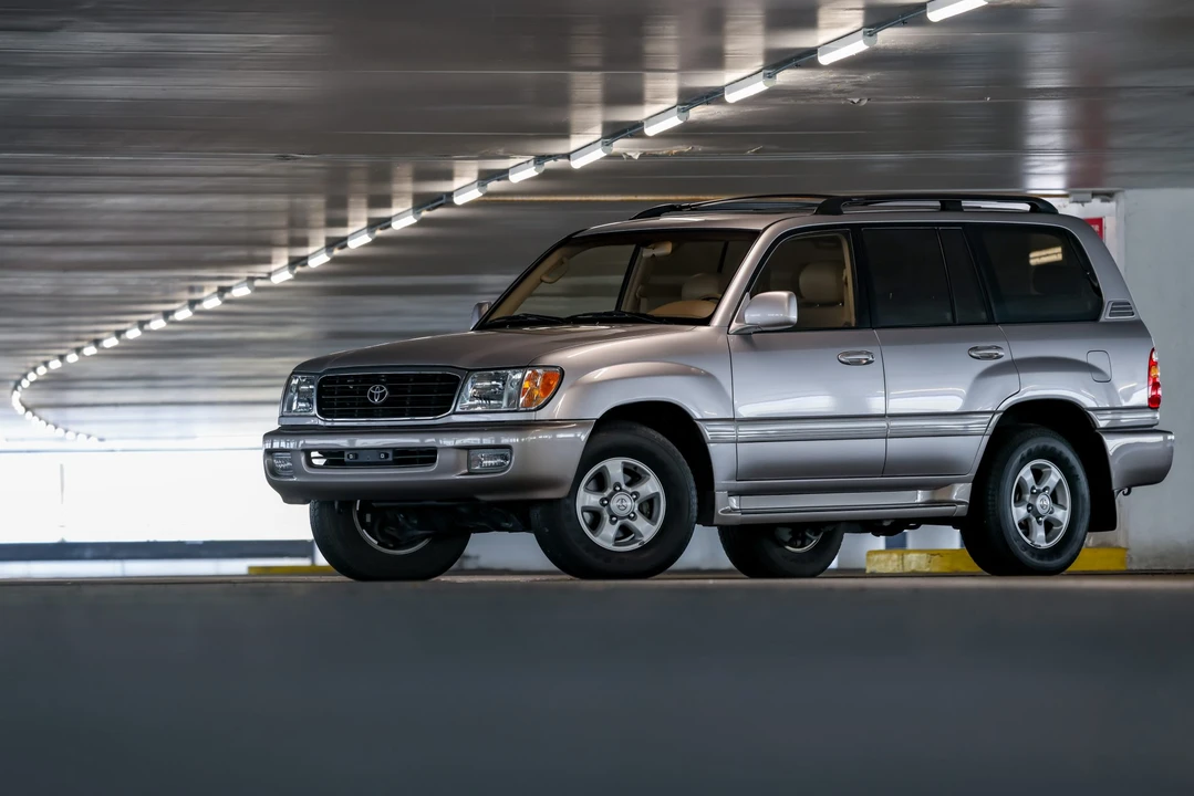 2000 Toyota J100 Land Cruiser - Image 8 of 31