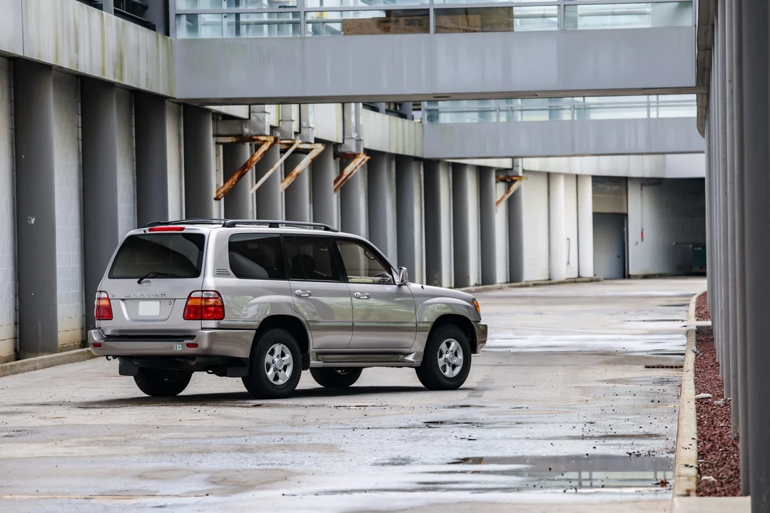 2000 Toyota J100 Land Cruiser - Image 18 of 31