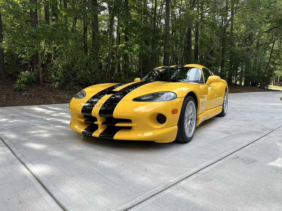 2001 Dodge Viper 2nd Gen - Image 2 of 31