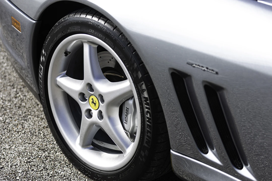 2001 Ferrari 550 Maranello - Image 23 of 31