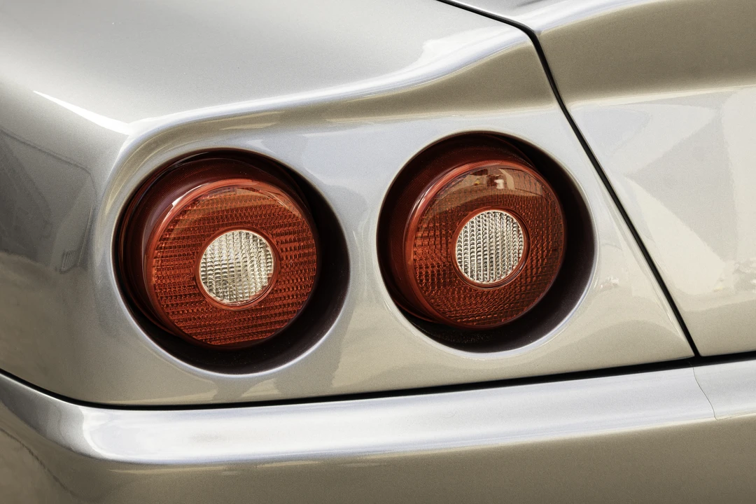 2001 Ferrari 550 Maranello - Image 18 of 31