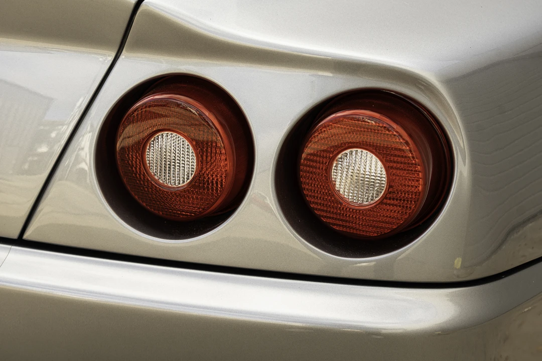 2001 Ferrari 550 Maranello - Image 19 of 31