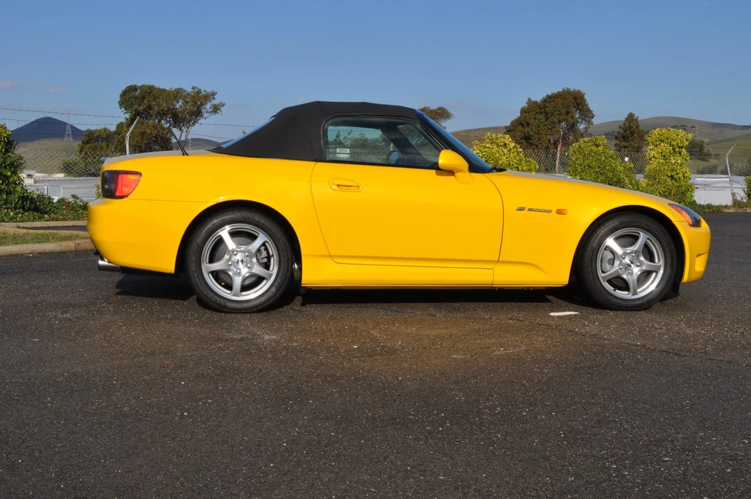 2001 Honda AP1 S2000 - Image 2 of 31