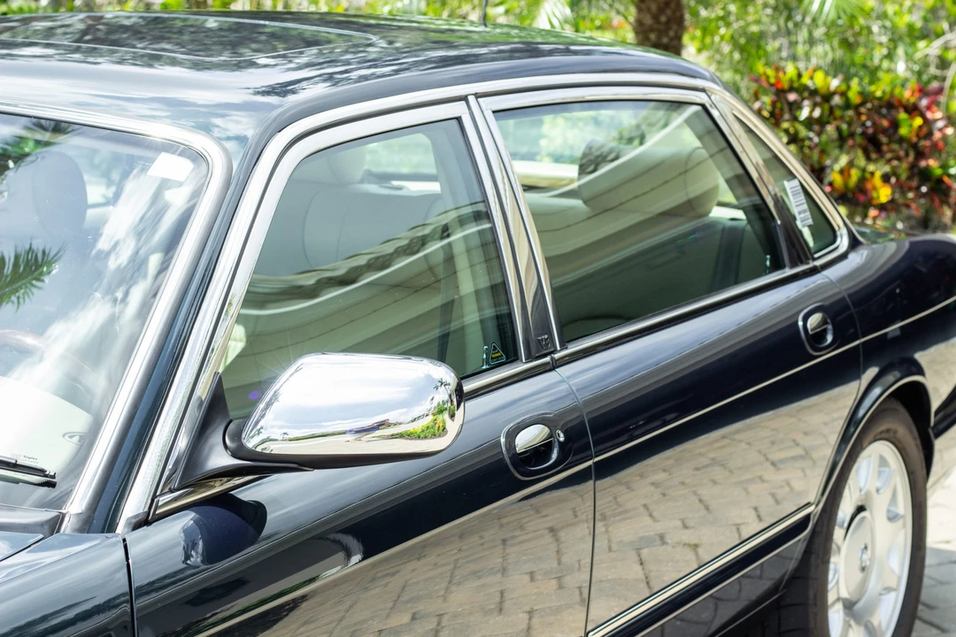 2001 Jaguar X308 XJ - Image 15 of 31