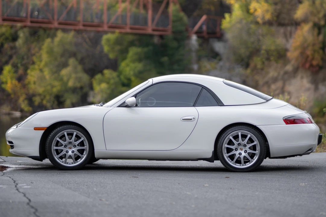 2001 Porsche 996 Carrera - Image 2 of 31