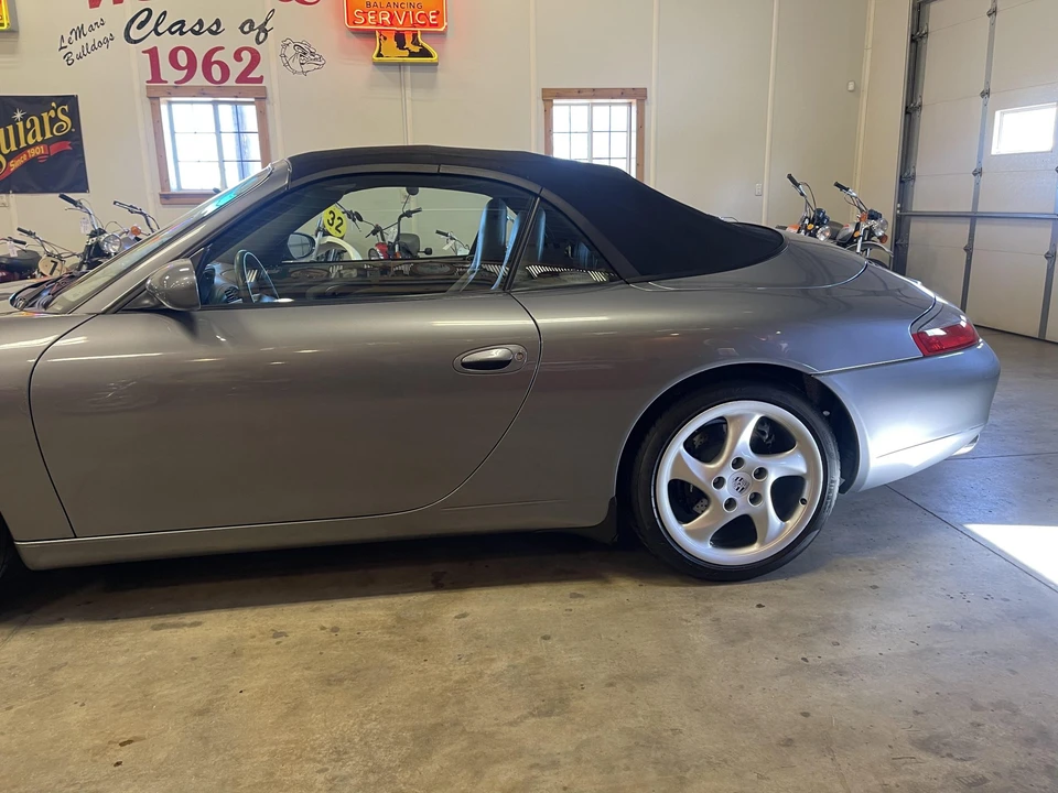 2001 Porsche 996 Carrera - Image 30 of 31