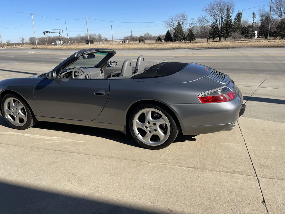 2001 Porsche 996 Carrera - Image 8 of 31