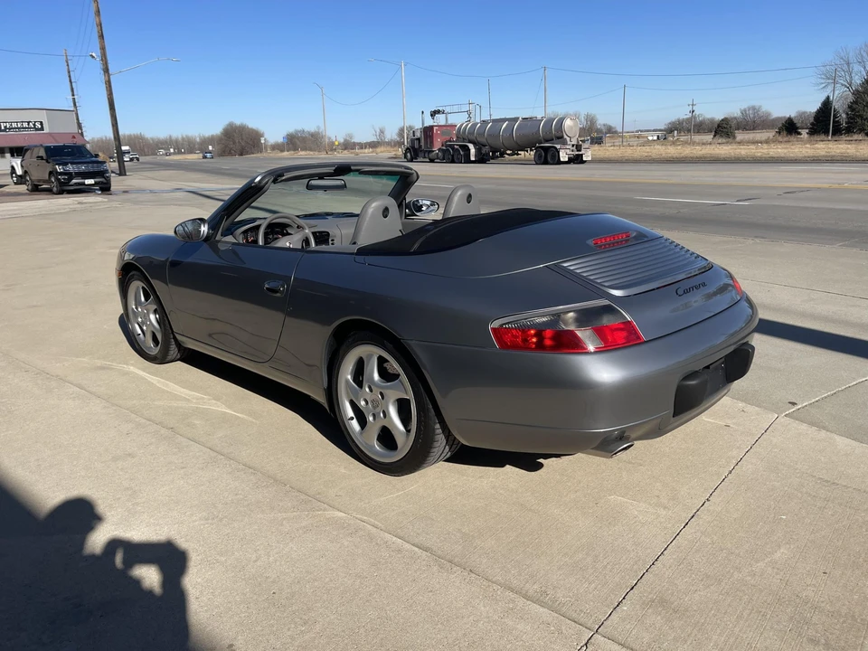 2001 Porsche 996 Carrera - Image 9 of 31