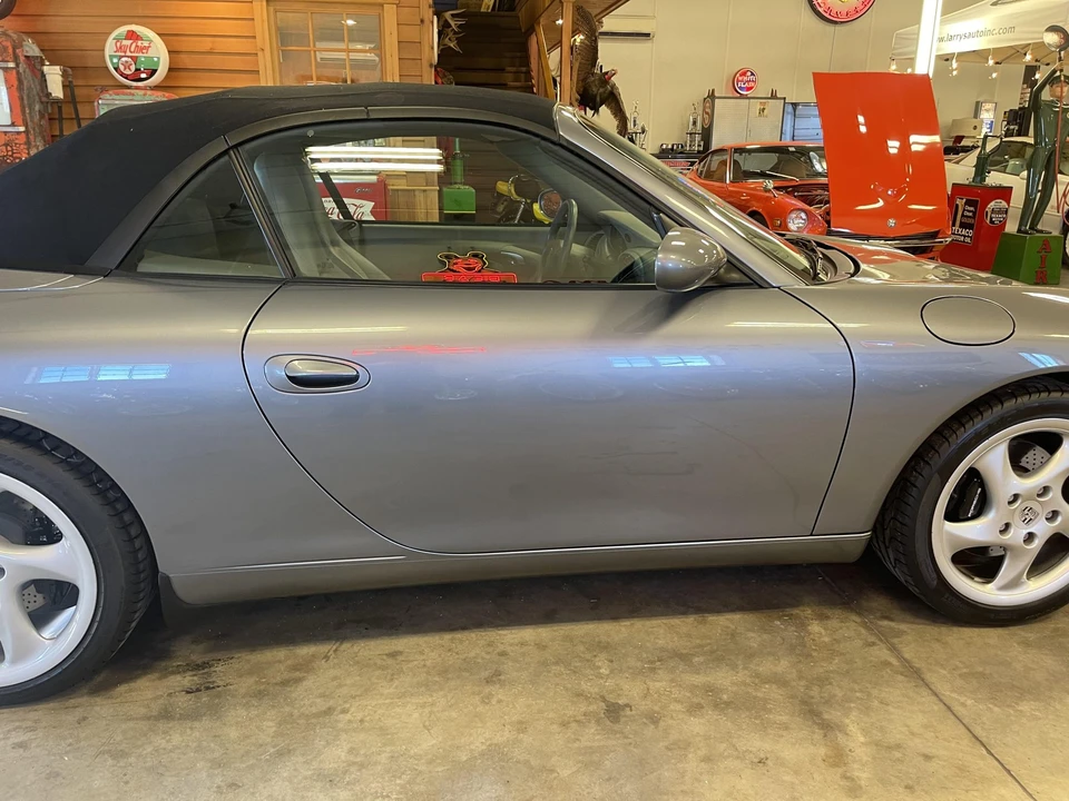 2001 Porsche 996 Carrera - Image 22 of 31