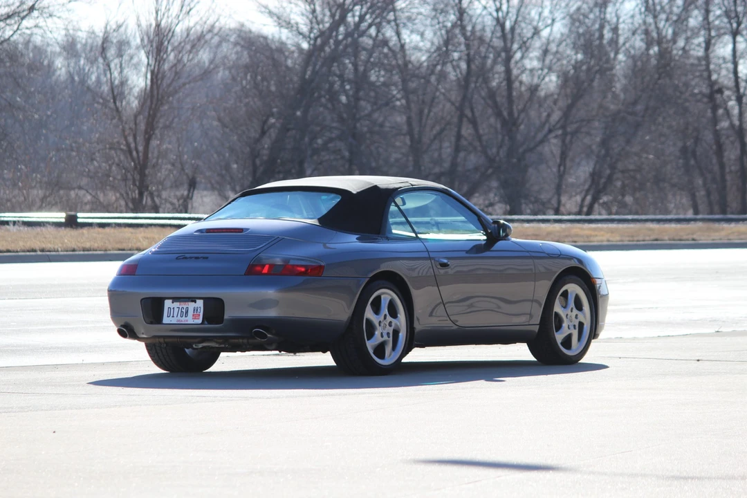 2001 Porsche 996 Carrera - Image 19 of 31