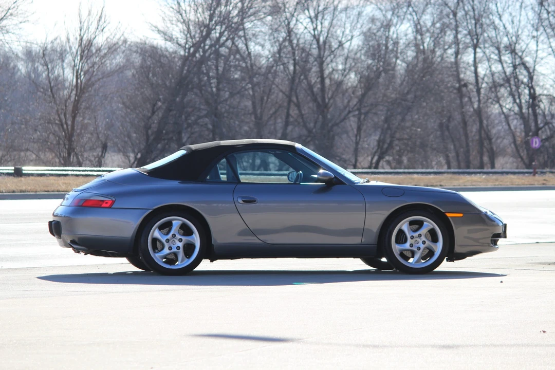 2001 Porsche 996 Carrera - Image 18 of 31