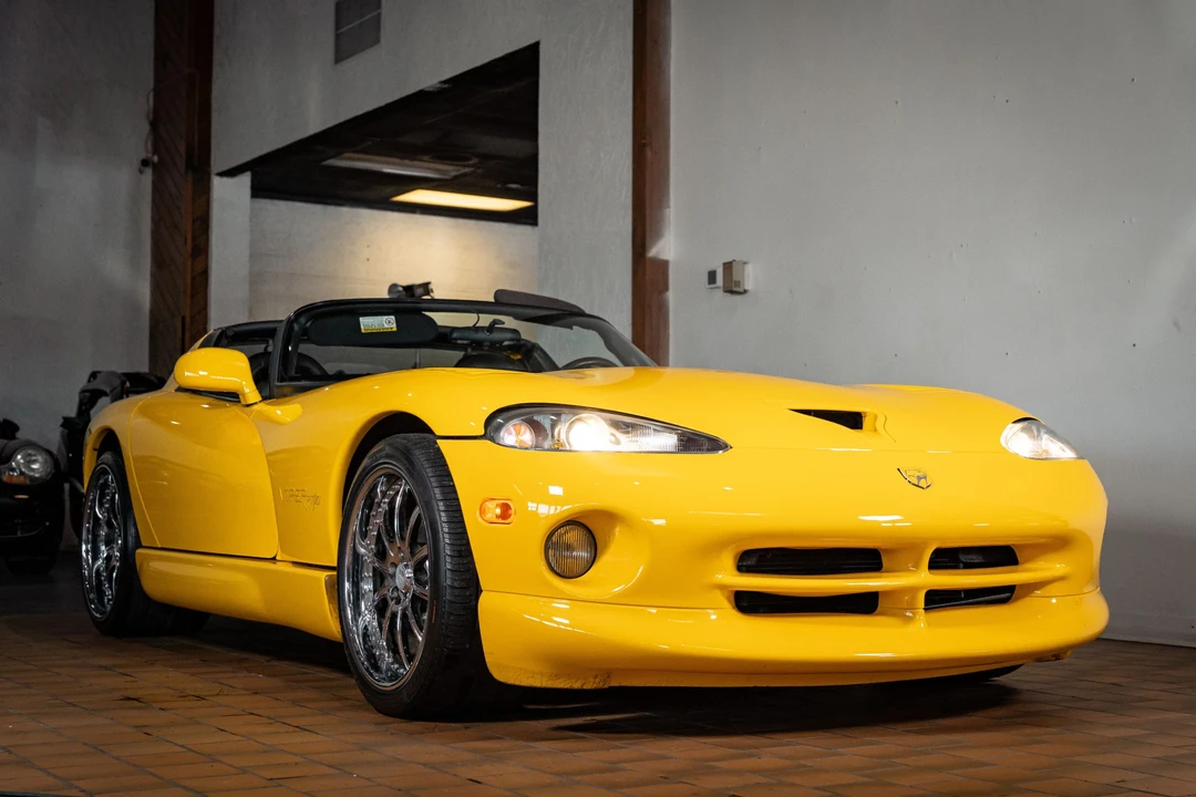 2002 Dodge Viper 2nd Gen - Image 13 of 31