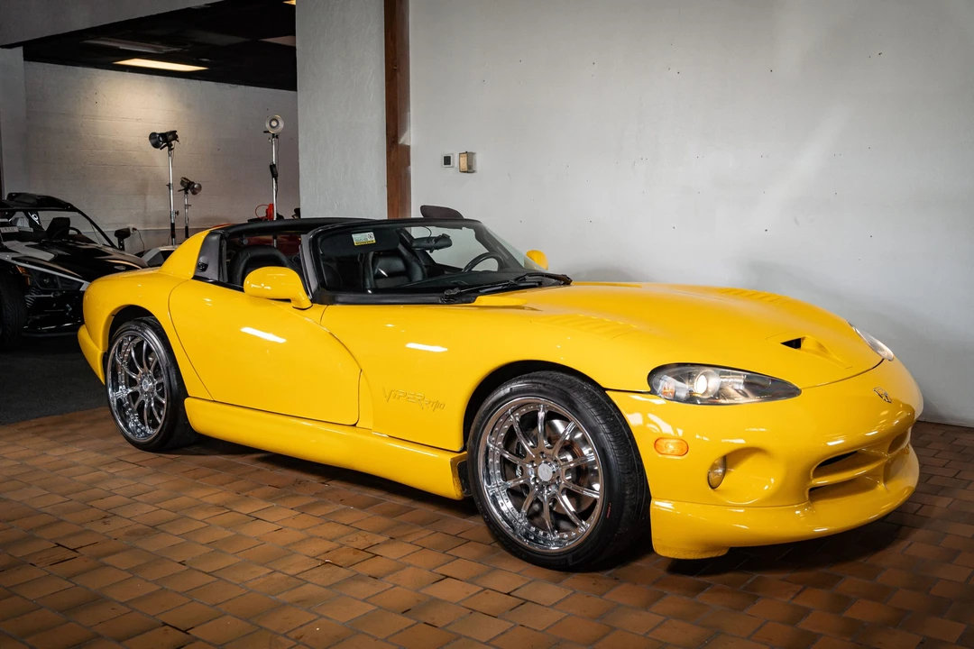 2002 Dodge Viper 2nd Gen - Image 16 of 31