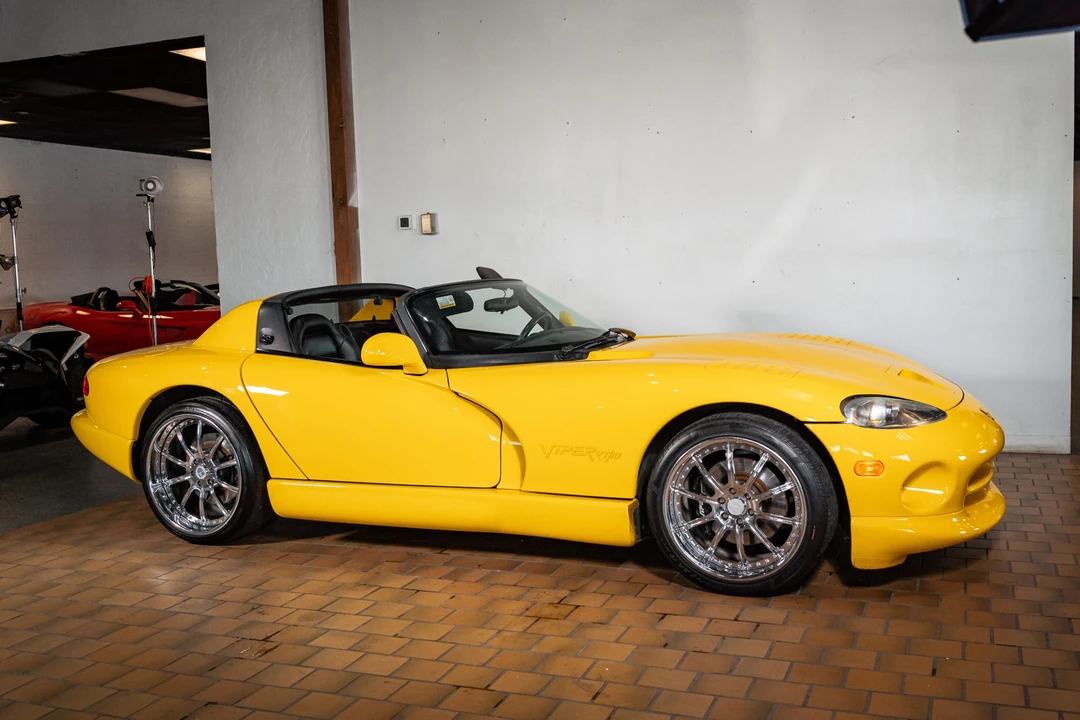 2002 Dodge Viper 2nd Gen - Image 18 of 31
