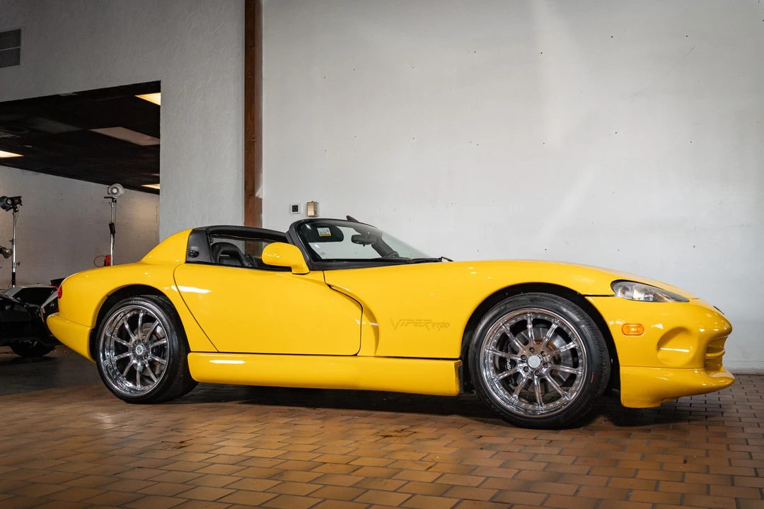 2002 Dodge Viper 2nd Gen - Image 19 of 31