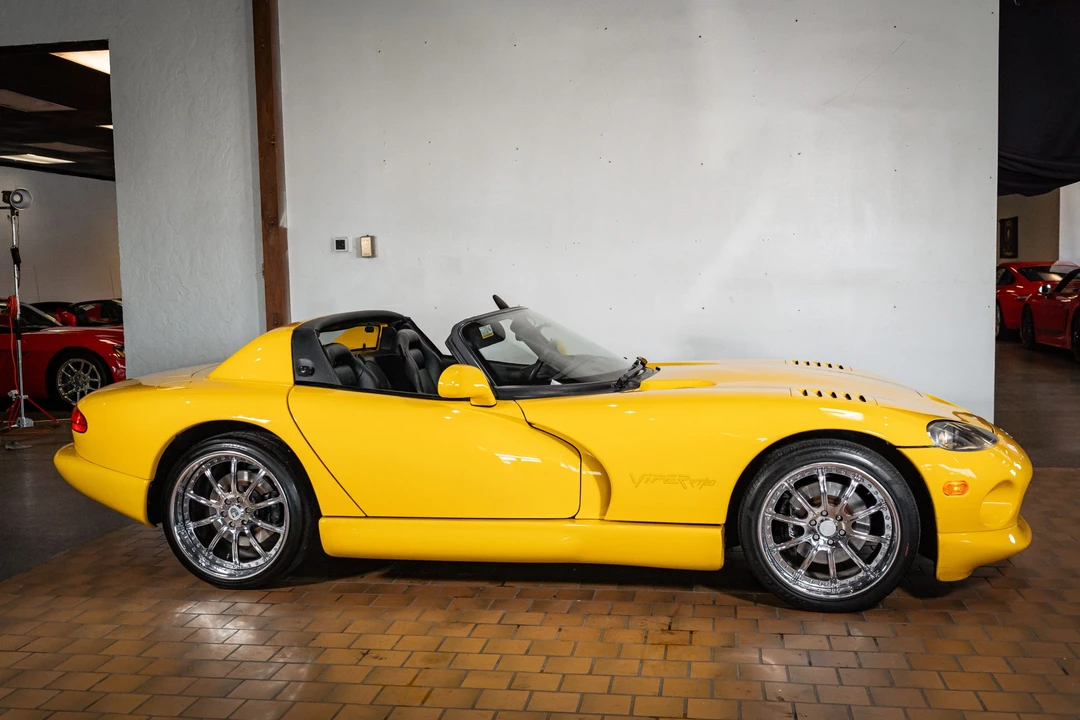2002 Dodge Viper 2nd Gen - Image 20 of 31
