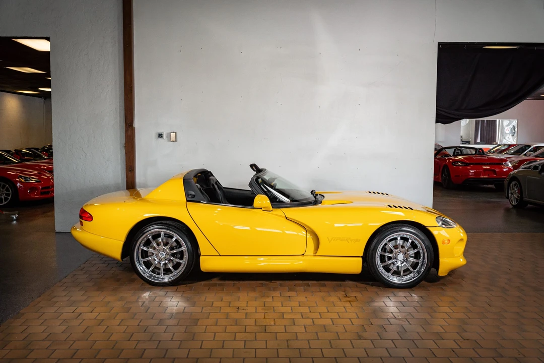 2002 Dodge Viper 2nd Gen - Image 22 of 31
