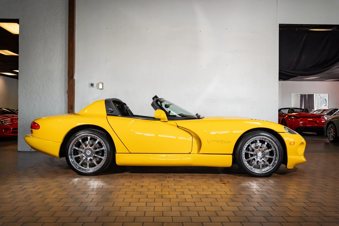 2002 Dodge Viper 2nd Gen - Image 23 of 31