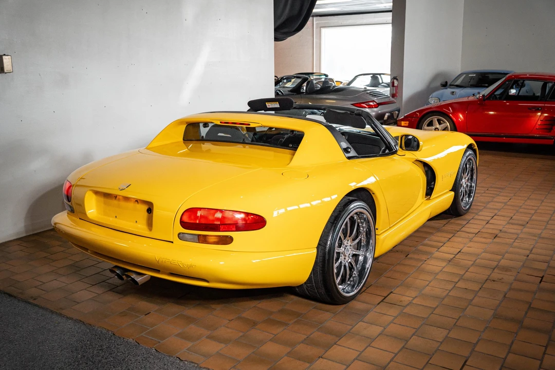 2002 Dodge Viper 2nd Gen - Image 28 of 31