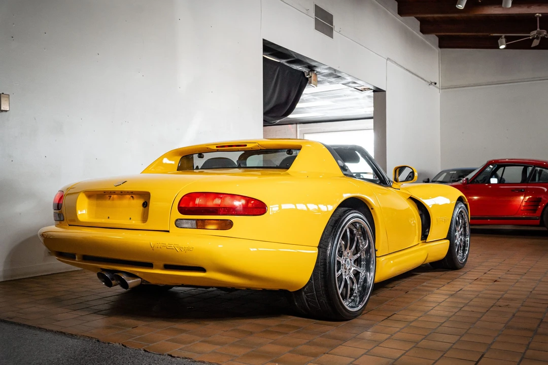2002 Dodge Viper 2nd Gen - Image 29 of 31