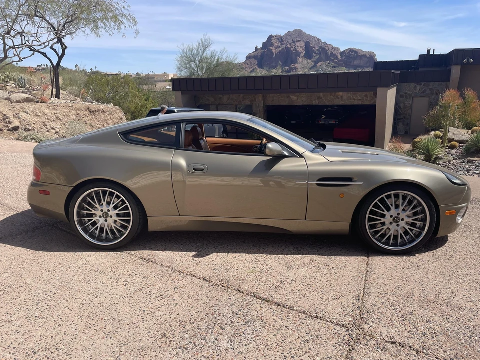 2003 Aston Martin Vanquish 1st Gen - Image 10 of 31