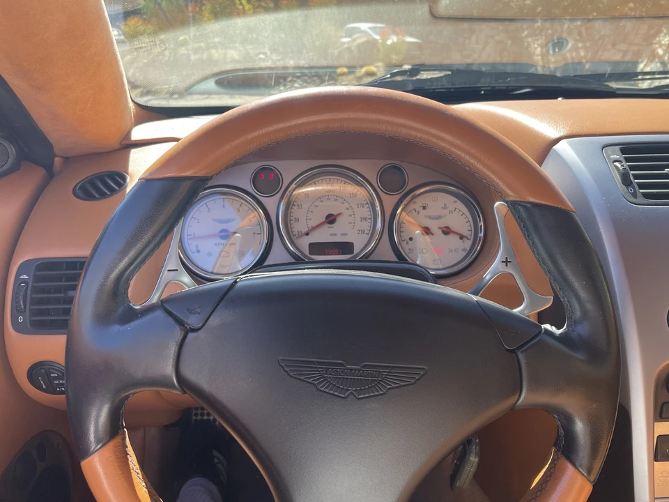2003 Aston Martin Vanquish 1st Gen - Image 27 of 31