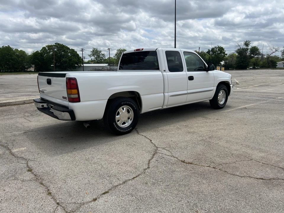 2003 GMC Sierra 2nd Gen - Image 9 of 31