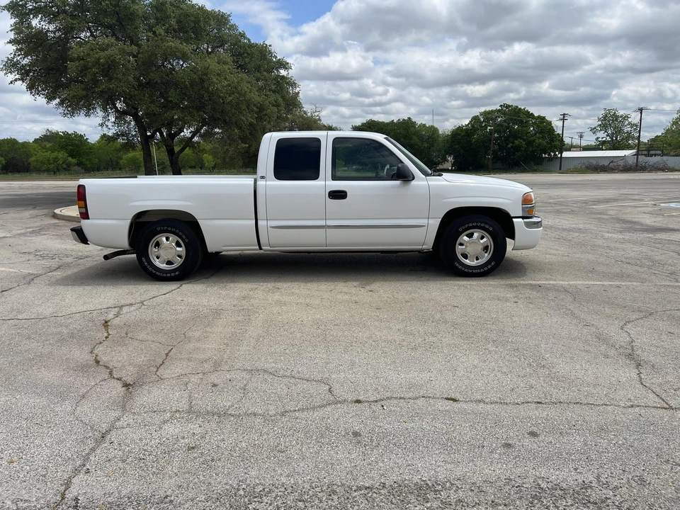 2003 GMC Sierra 2nd Gen - Image 11 of 31