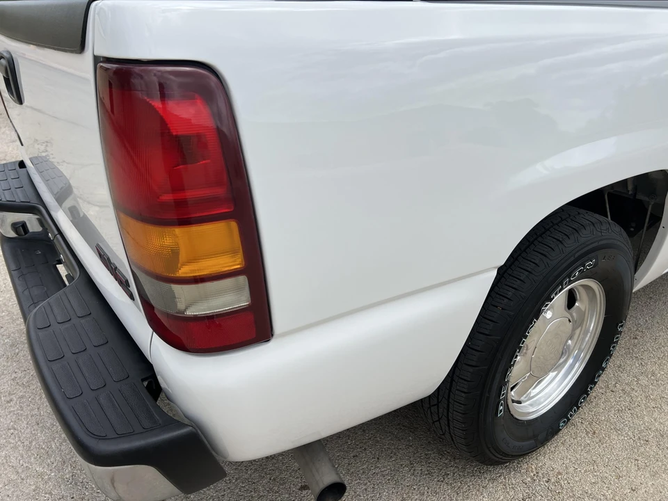 2003 GMC Sierra 2nd Gen - Image 28 of 31