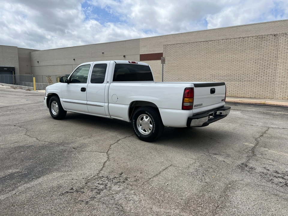 2003 GMC Sierra 2nd Gen - Image 5 of 31