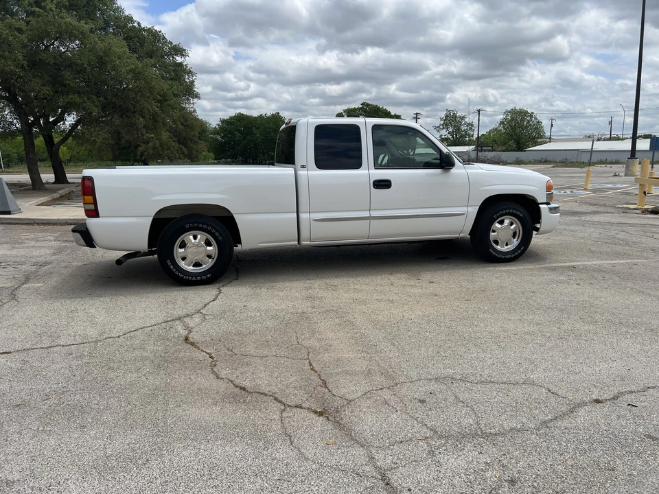 2003 GMC Sierra 2nd Gen - Image 10 of 31