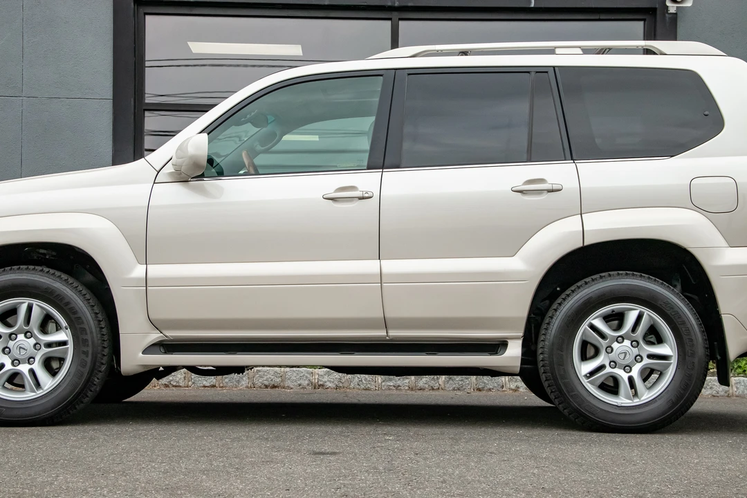 2003 Lexus GX 1st Gen - Image 23 of 31