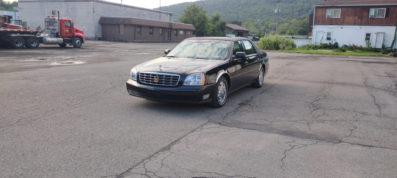2004 Cadillac DeVille 8th Gen - Image 2 of 31