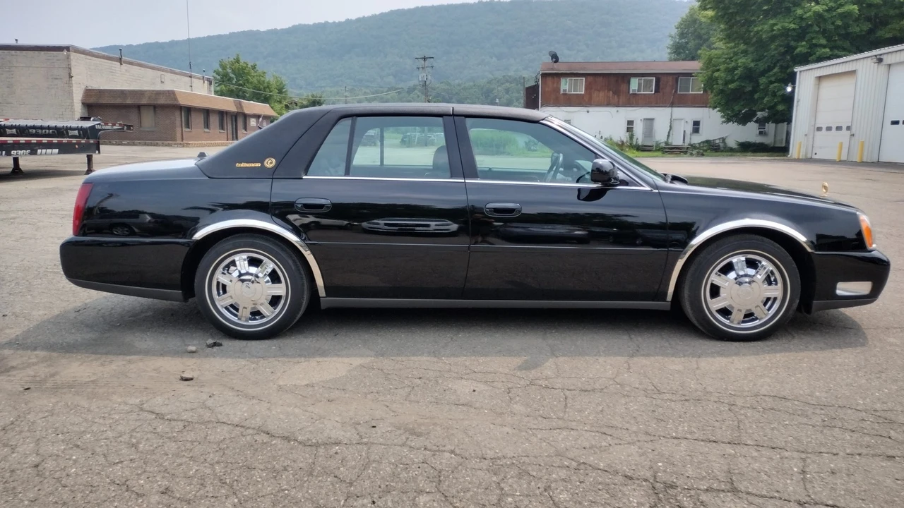 2004 Cadillac DeVille 8th Gen - Image 15 of 31
