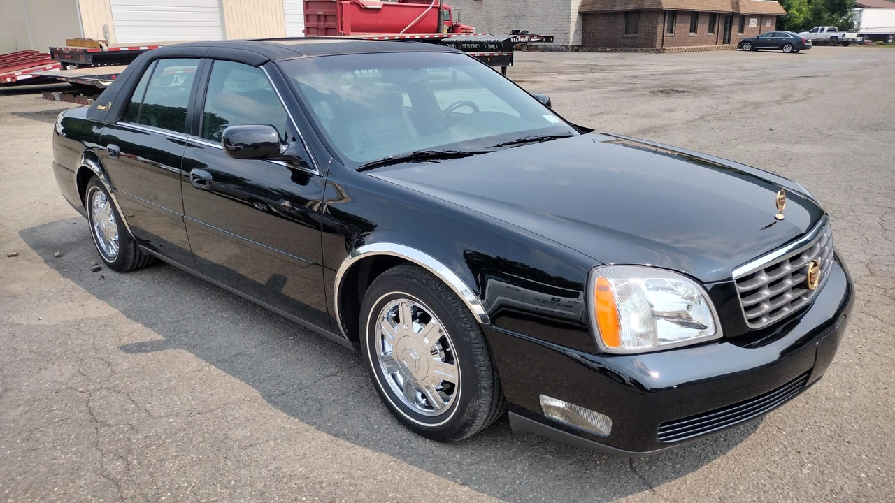 2004 Cadillac DeVille 8th Gen - Image 13 of 31