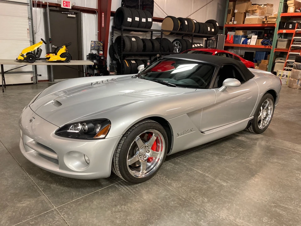 2004 Dodge Viper 3rd Gen - Image 16 of 31