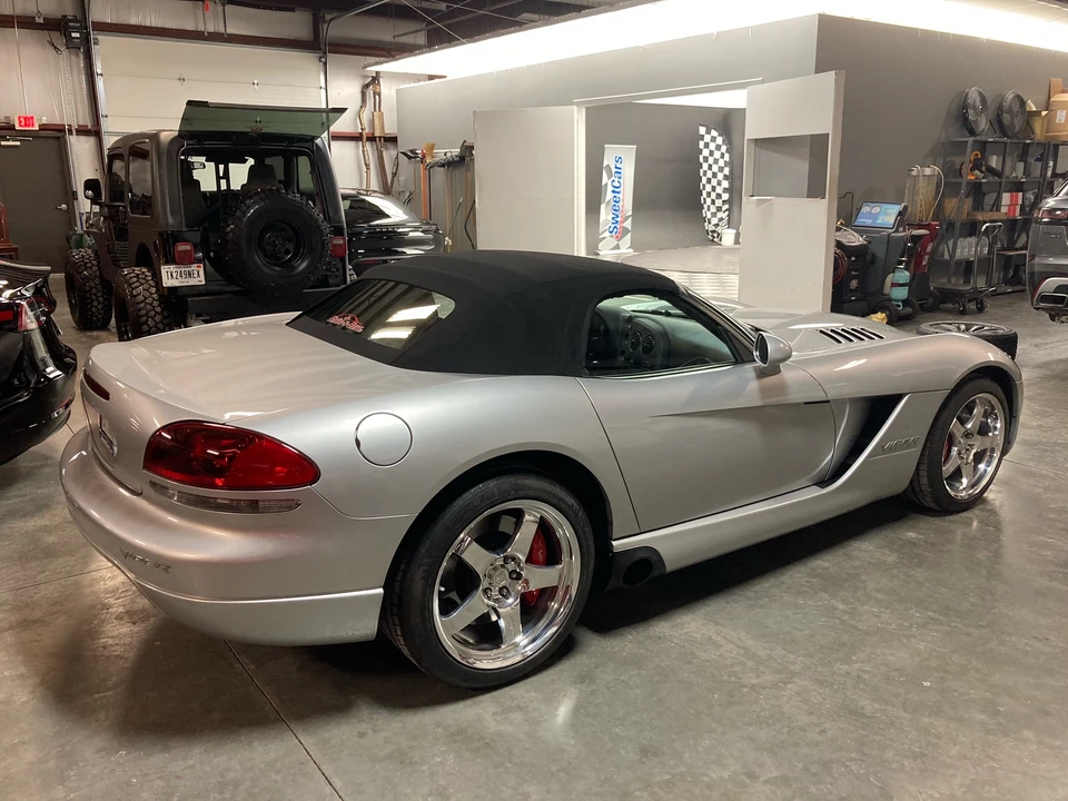 2004 Dodge Viper 3rd Gen - Image 17 of 31