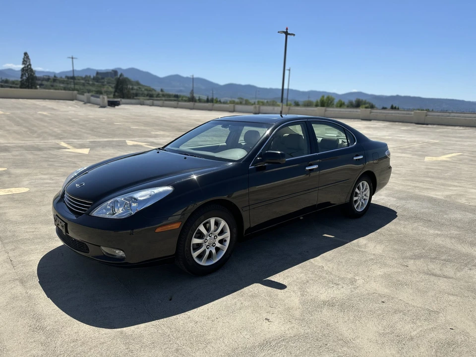 2004 Lexus ES 4th Gen - Image 2 of 31