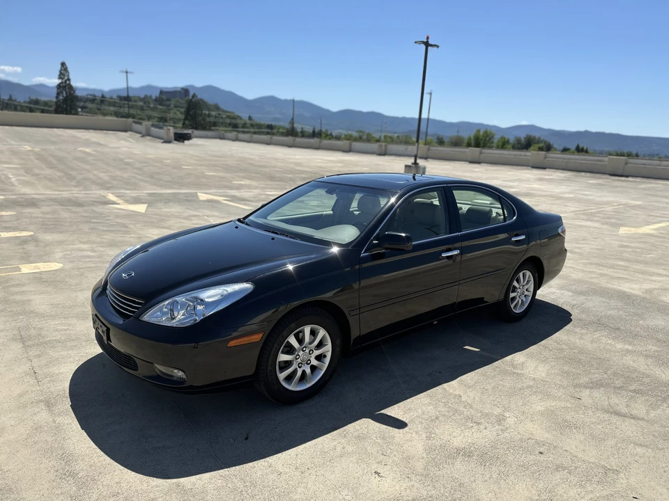 2004 Lexus ES 4th Gen - Image 4 of 31
