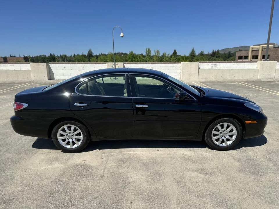 2004 Lexus ES 4th Gen - Image 29 of 31