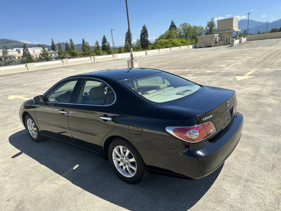 2004 Lexus ES 4th Gen - Image 13 of 31