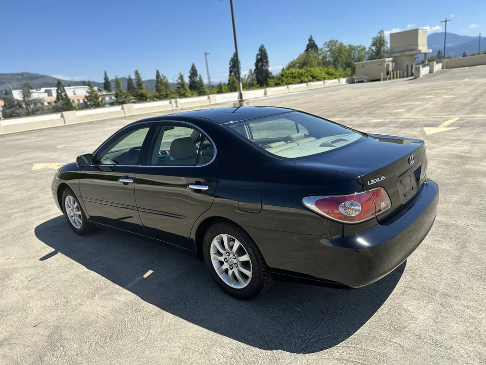 2004 Lexus ES 4th Gen - Image 15 of 31