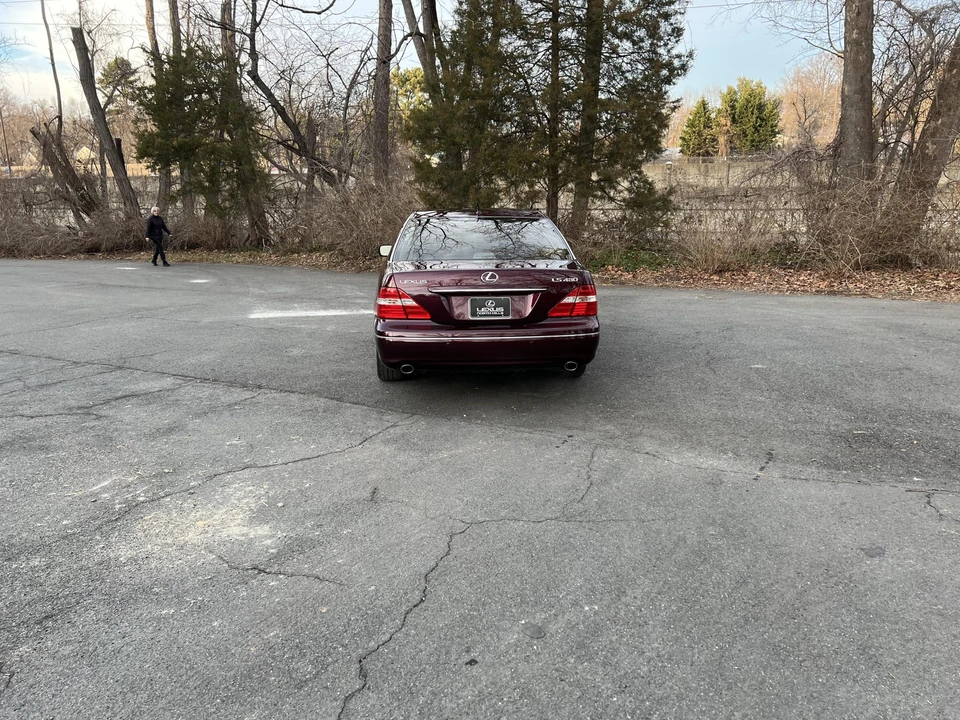 2004 Lexus LS 3rd Gen - Image 10 of 31