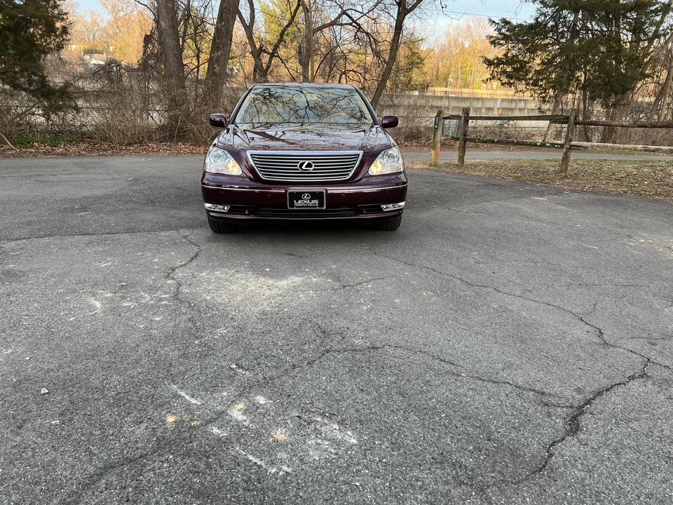 2004 Lexus LS 3rd Gen - Image 15 of 31