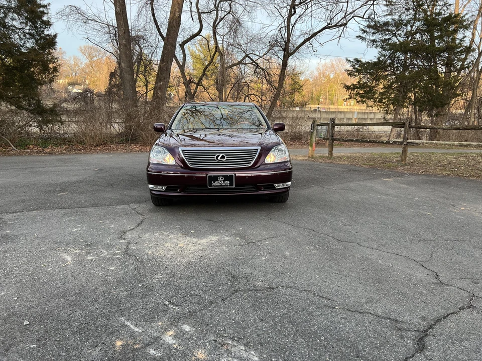 2004 Lexus LS 3rd Gen - Image 16 of 31
