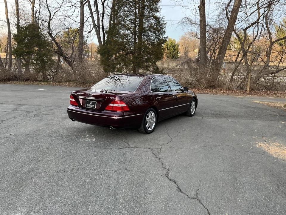 2004 Lexus LS 3rd Gen - Image 11 of 31