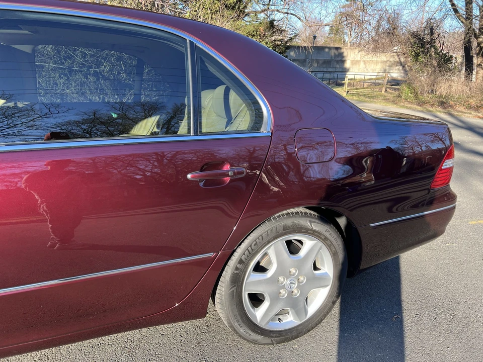 2004 Lexus LS 3rd Gen - Image 24 of 31