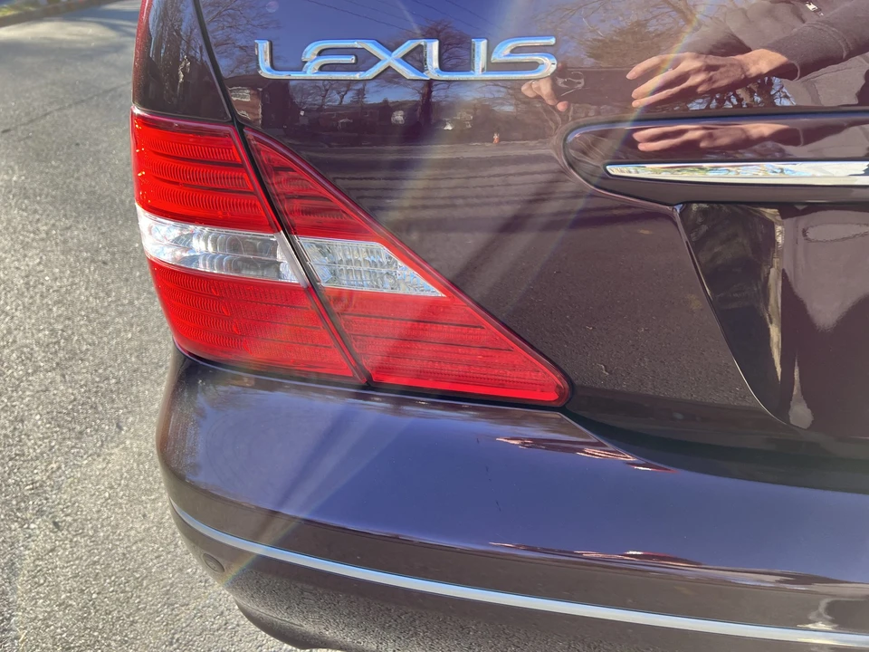 2004 Lexus LS 3rd Gen - Image 28 of 31
