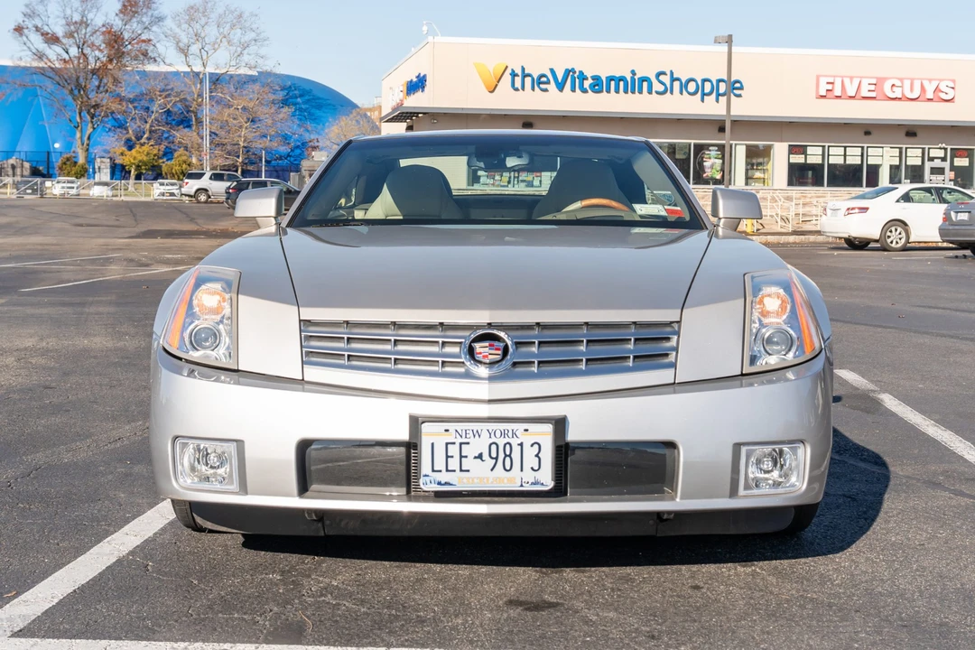 2005 Cadillac XLR - Image 19 of 31